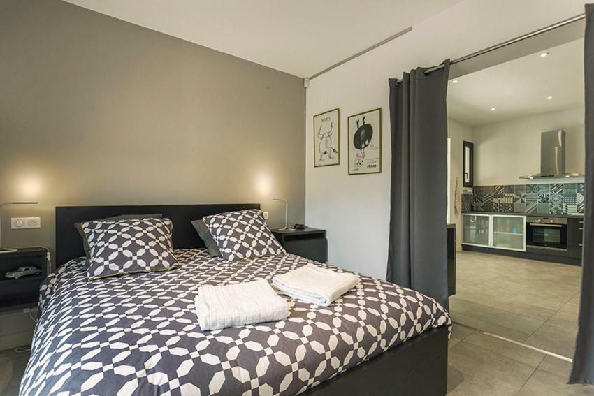 Les Aromatiques - Terrasse & Parking Prive A Villeneuve Les Avignon - Proche Golf Academy Экстерьер фото